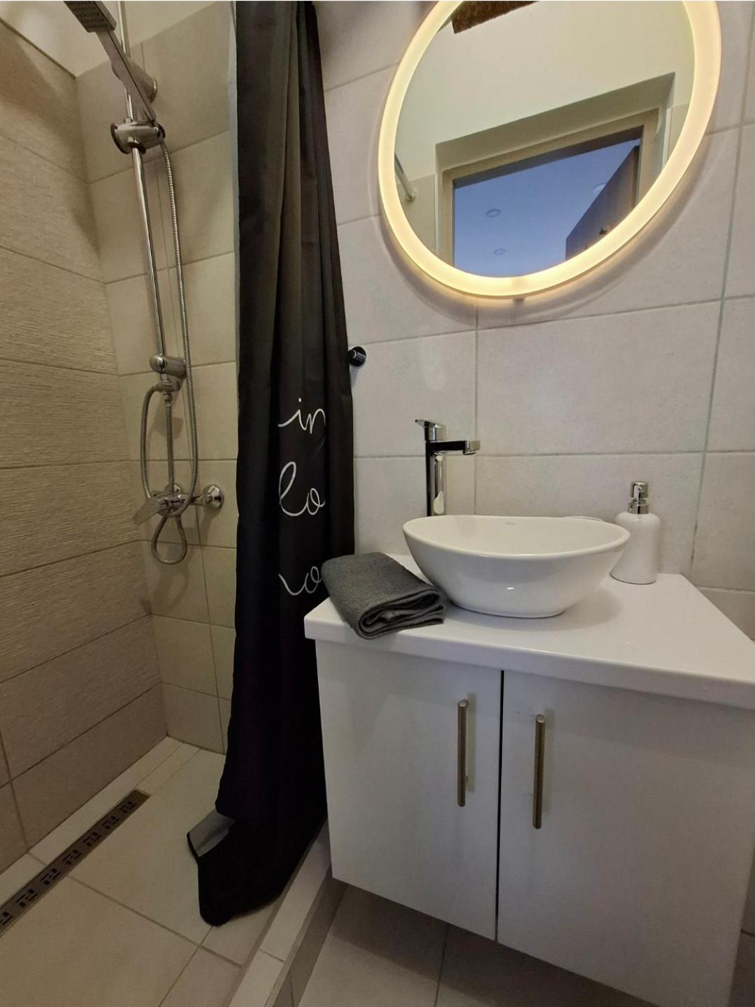 Belvarosi Apartman Vasarosnameny Bagian luar foto