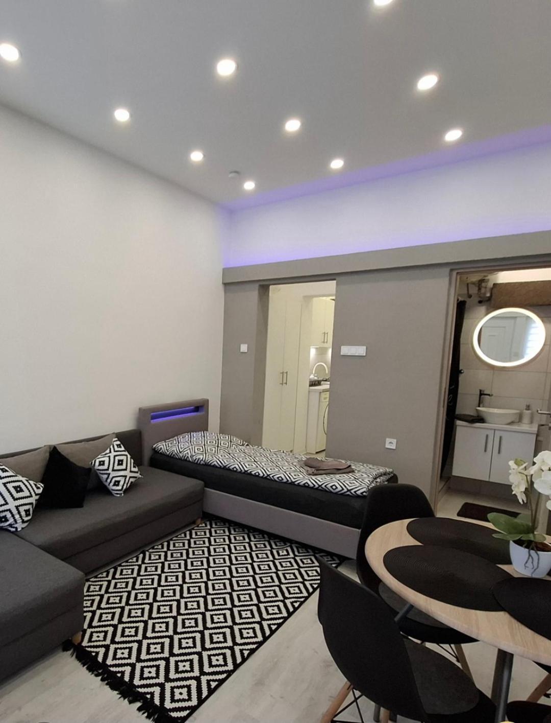 Belvarosi Apartman Vasarosnameny Bagian luar foto